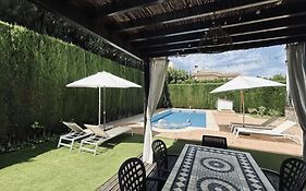 Extraordinaria Villa con piscina y chimenea